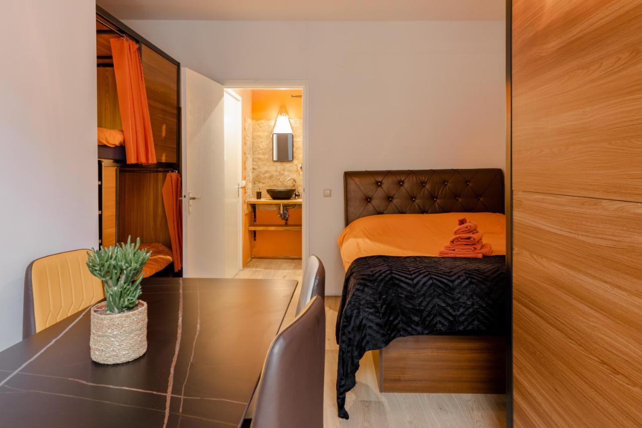 Recharge Hostel Rotterdam Ngoại thất bức ảnh