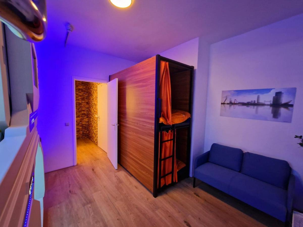 Recharge Hostel Rotterdam Ngoại thất bức ảnh