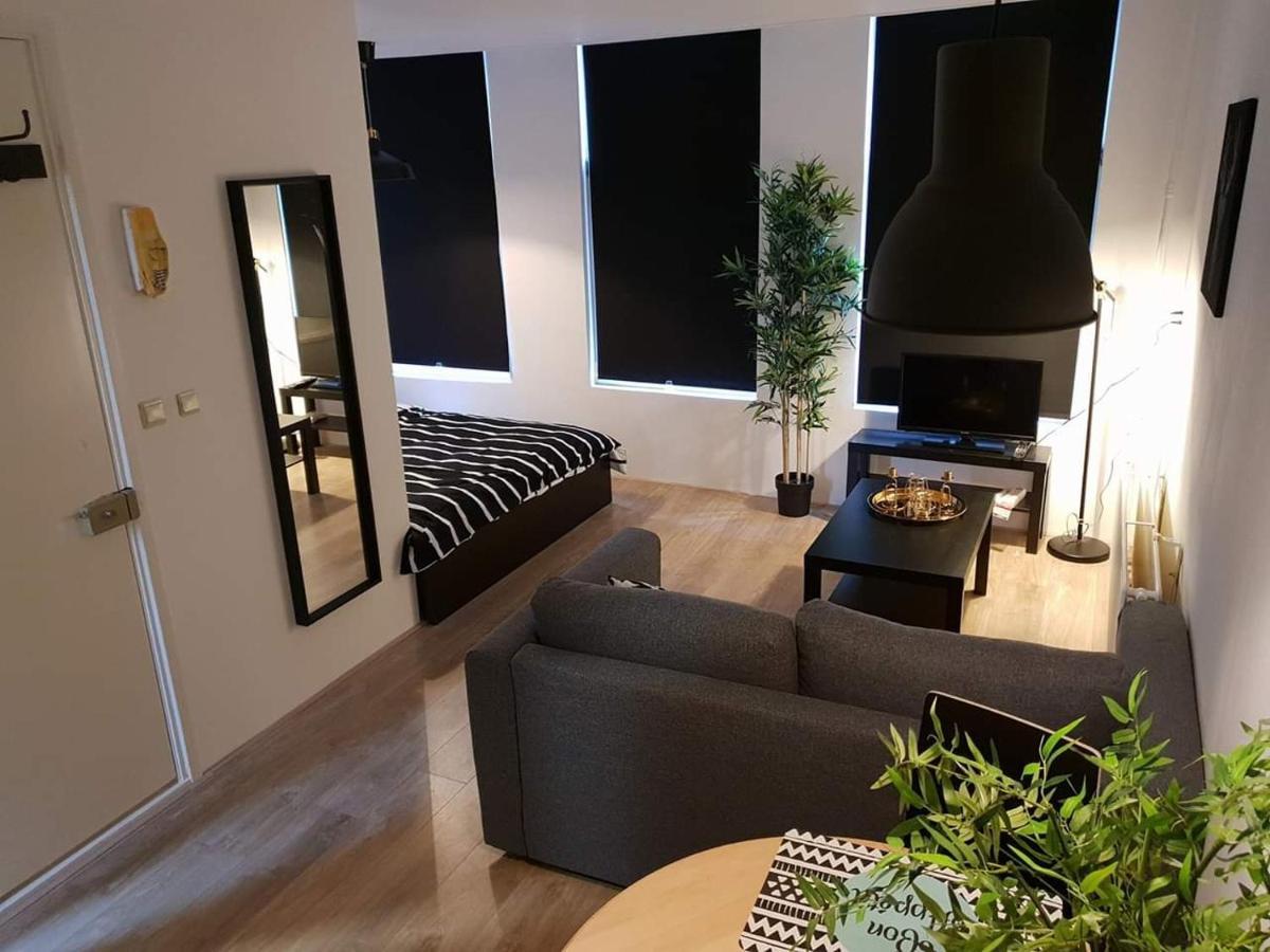Recharge Hostel Rotterdam Ngoại thất bức ảnh