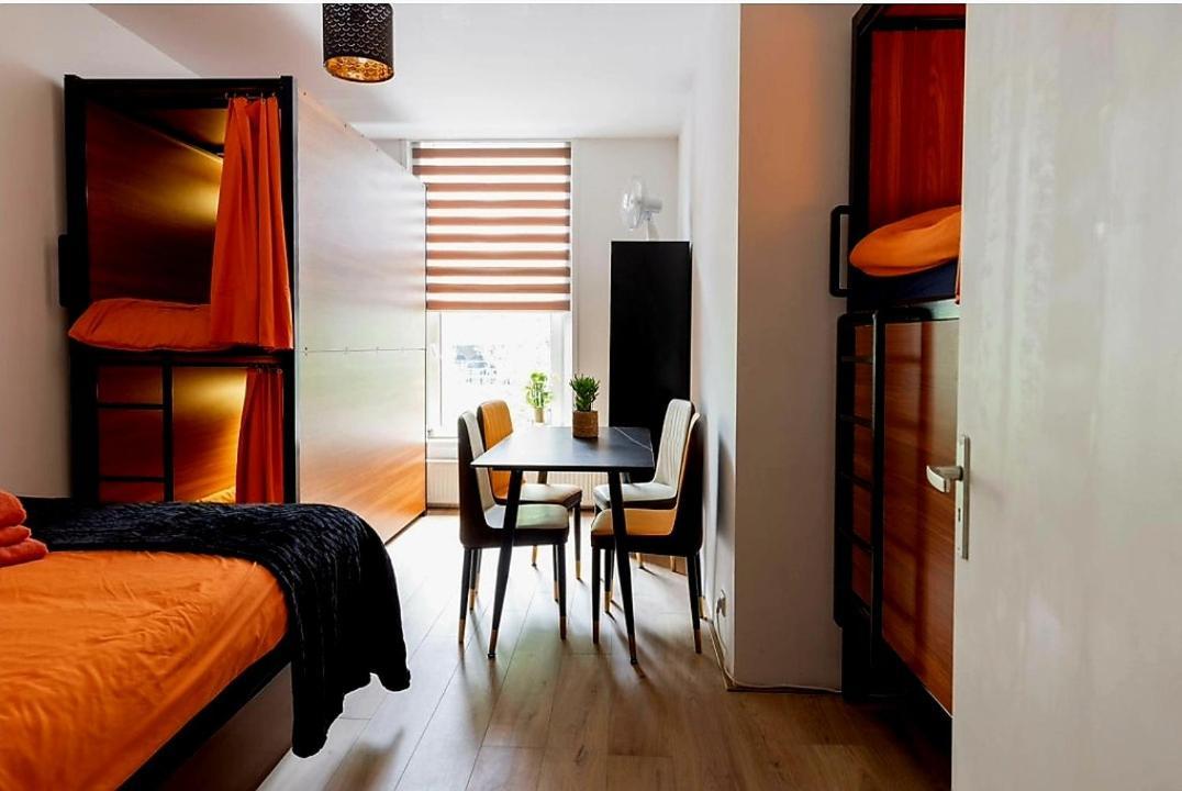 Recharge Hostel Rotterdam Ngoại thất bức ảnh