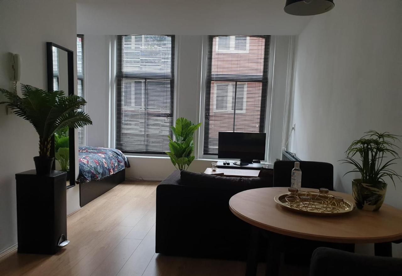 Recharge Hostel Rotterdam Ngoại thất bức ảnh