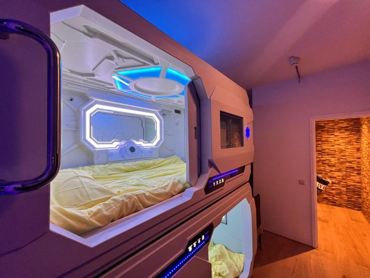 Recharge Hostel Rotterdam Ngoại thất bức ảnh