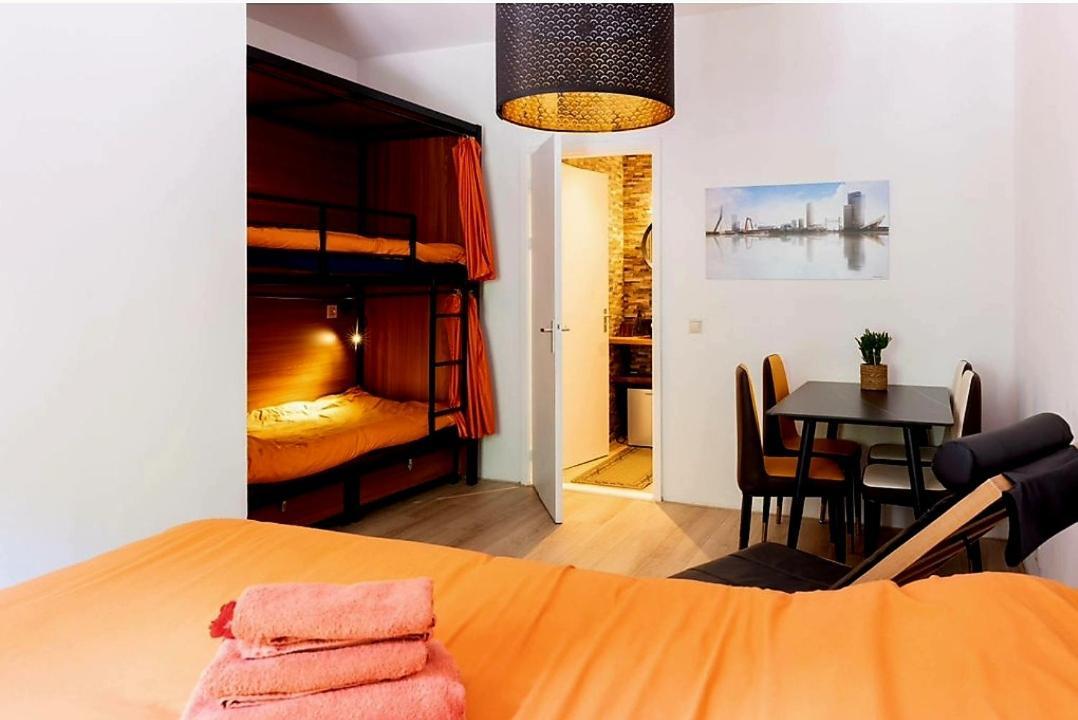 Recharge Hostel Rotterdam Ngoại thất bức ảnh