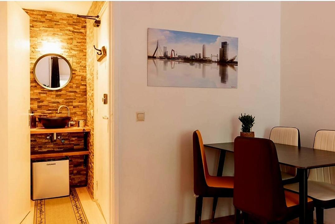 Recharge Hostel Rotterdam Ngoại thất bức ảnh