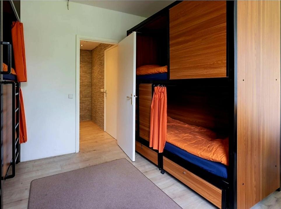 Recharge Hostel Rotterdam Ngoại thất bức ảnh